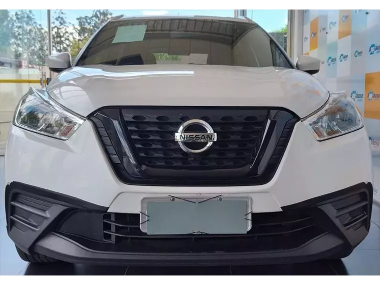 Nissan Kicks Branco 2