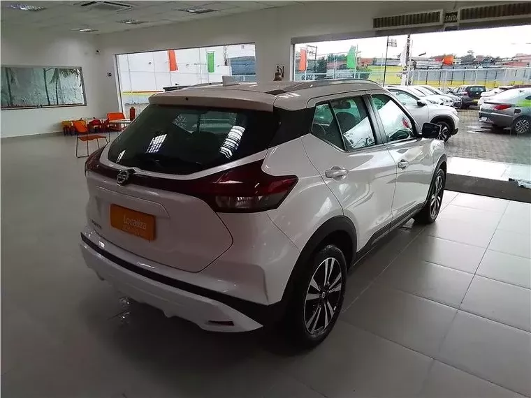 Nissan Kicks Branco 2