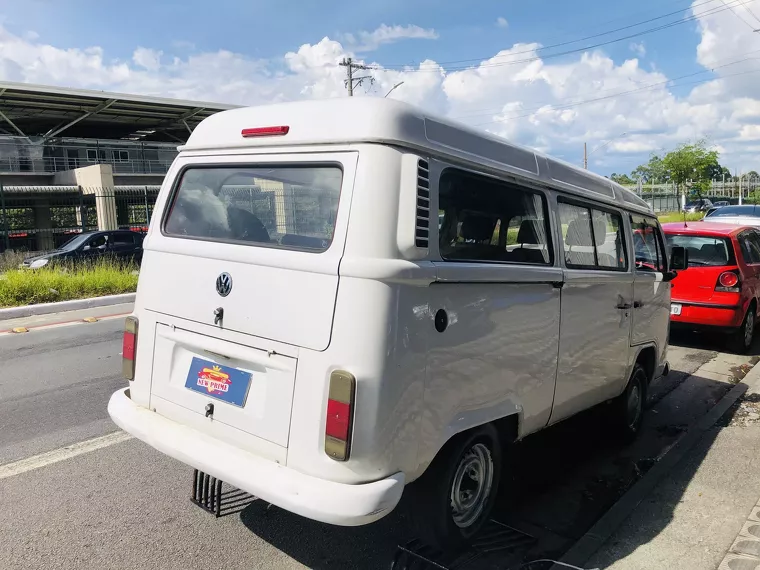 Volkswagen Kombi Branco 3