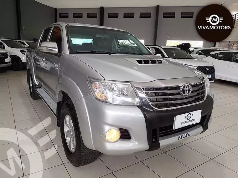 Toyota Hilux Prata 2