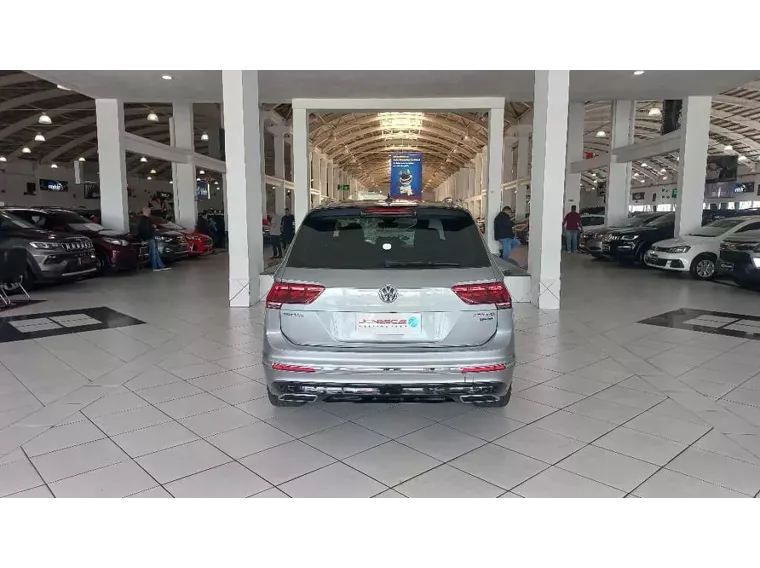 Volkswagen Tiguan Prata 1