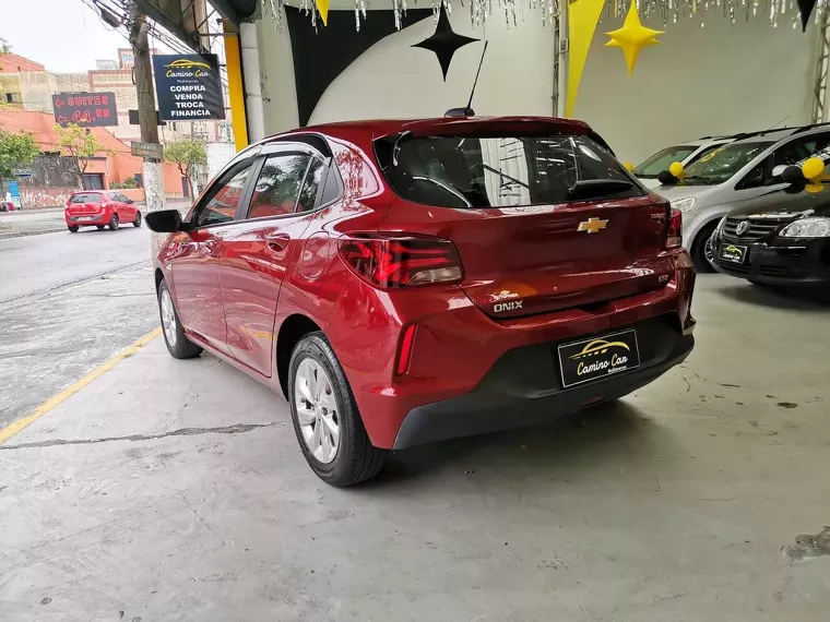 Chevrolet Onix Vermelho 1