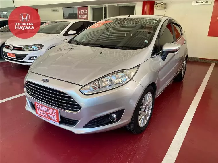 Ford Fiesta Prata 7