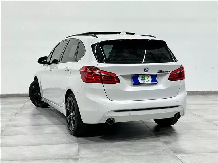 BMW 225i Branco 8