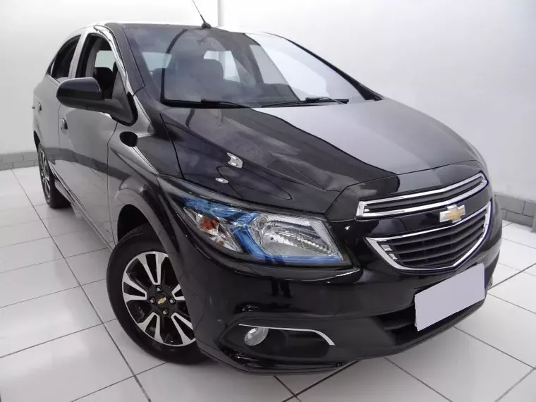 Chevrolet Onix Preto 3