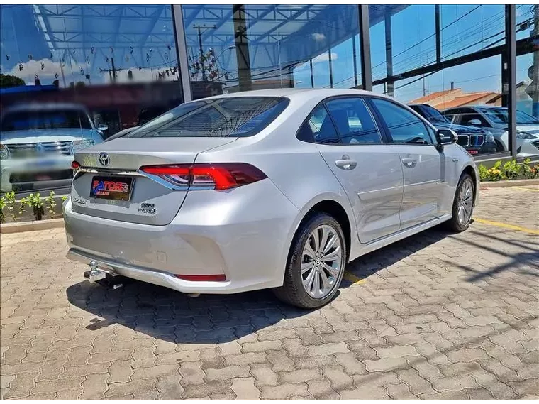 Toyota Corolla Prata 13