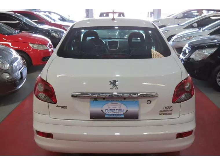 Peugeot 207 Branco 17