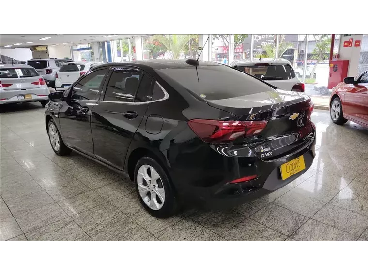 Chevrolet Onix Preto 2