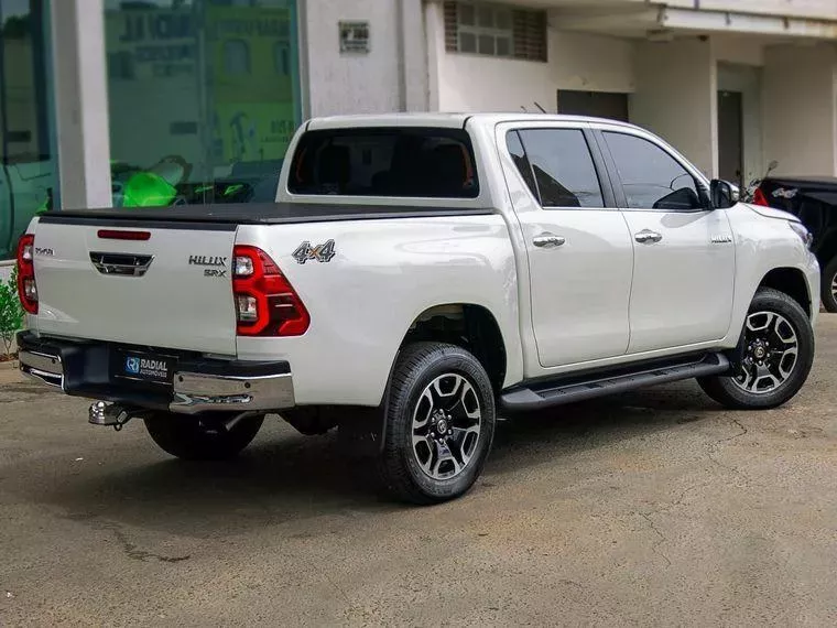 Toyota Hilux Branco 9