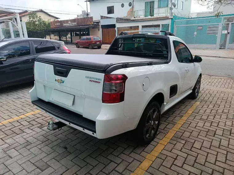 Chevrolet Montana Branco 8