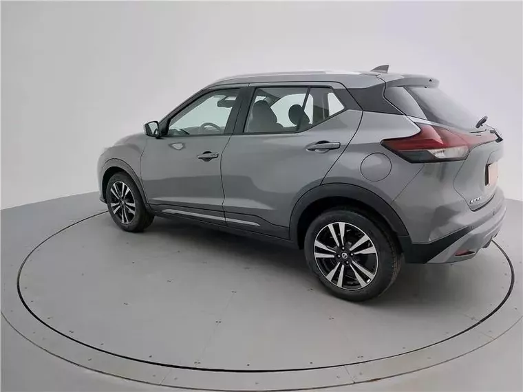 Nissan Kicks Cinza 11