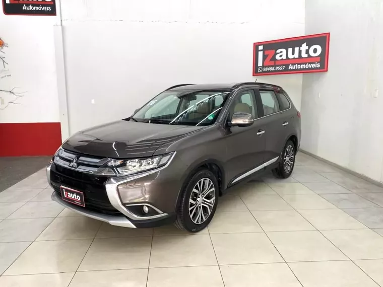 Mitsubishi Outlander Marrom 3