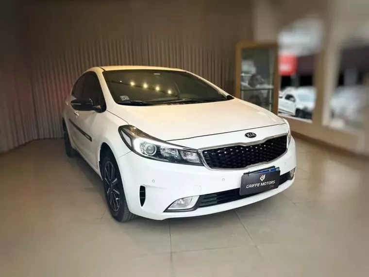 KIA Cerato Branco 2