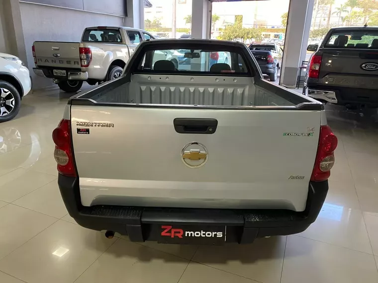 Chevrolet Montana Prata 2