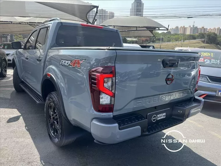 Nissan Frontier Cinza 15