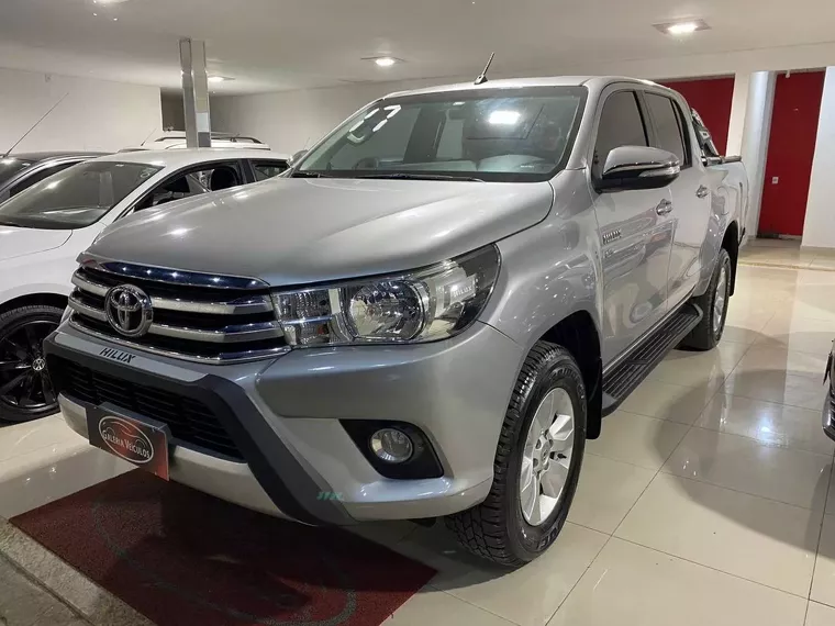 Toyota Hilux Prata 5