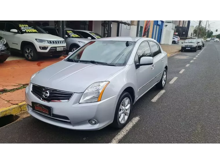 Nissan Sentra Prata 7