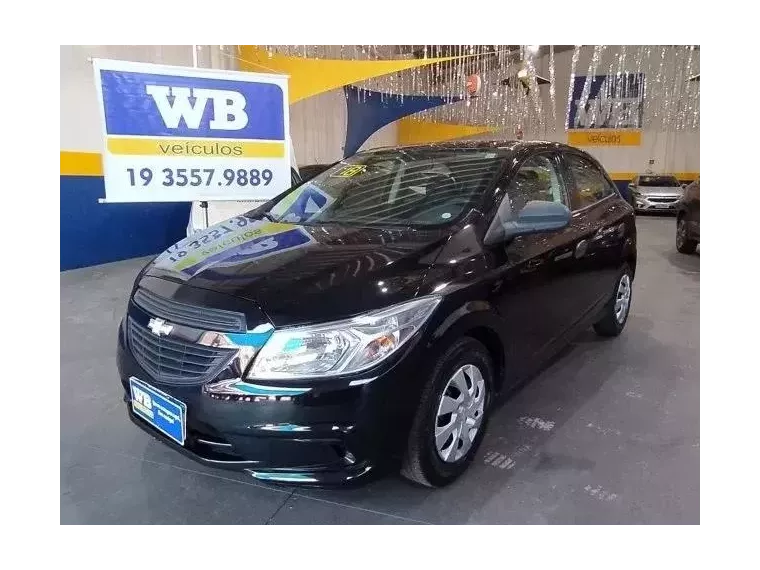 Chevrolet Onix Preto 1