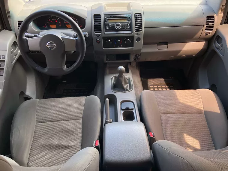 Nissan Frontier Branco 13