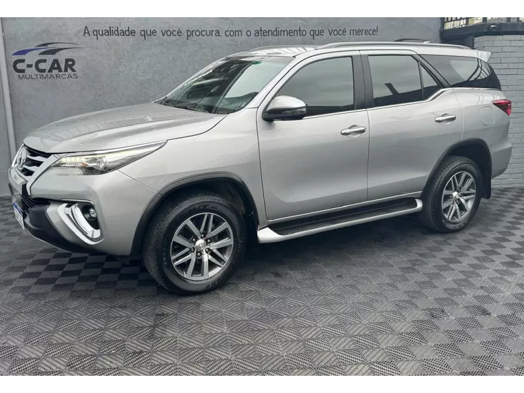 Toyota Hilux Sw4 2.8 D-4D TURBO DIESEL SRX 4X4 AUTOMÁTICO 2018