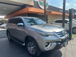 Toyota Hilux SW4