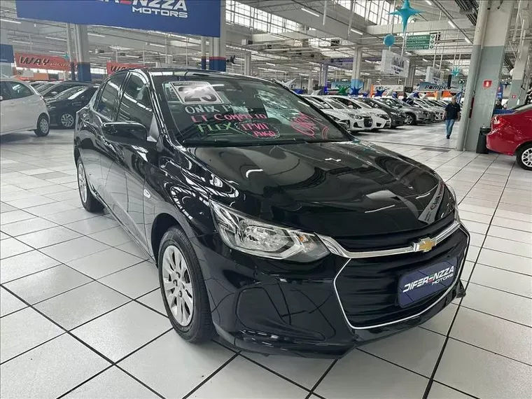 Chevrolet Onix Preto 5