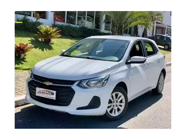 Chevrolet Onix Branco 4