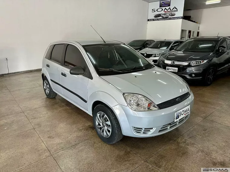 Ford Fiesta Prata 4