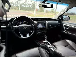 Toyota Hilux SW4
