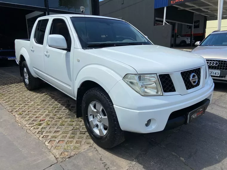 Nissan Frontier Branco 2