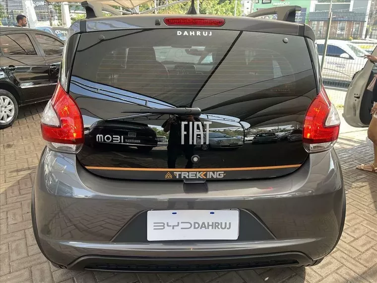 Fiat Mobi Cinza 16