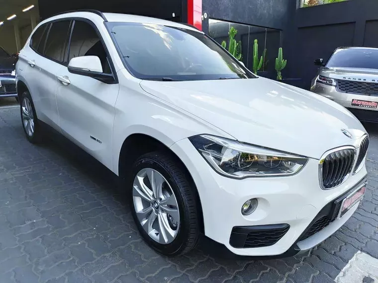 BMW X1 Branco 10