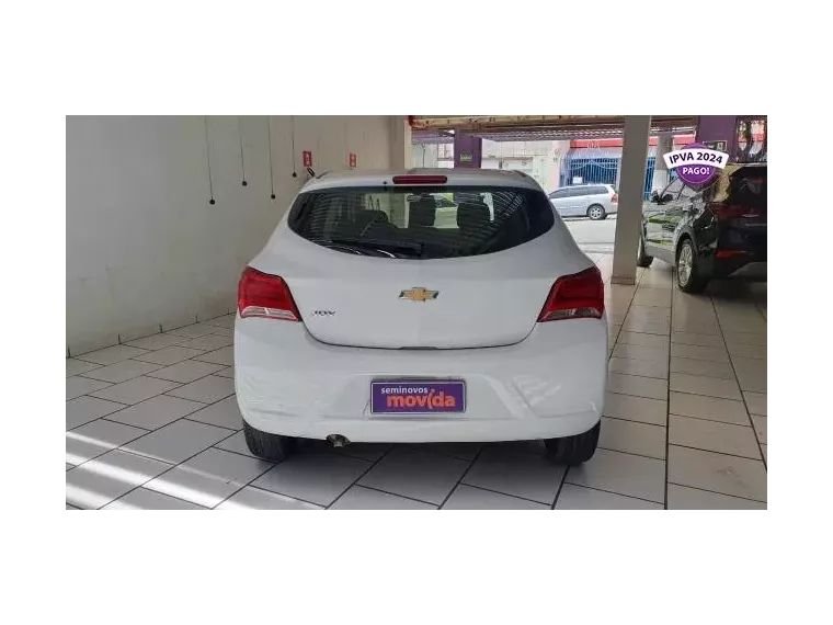 Chevrolet Onix Branco 7