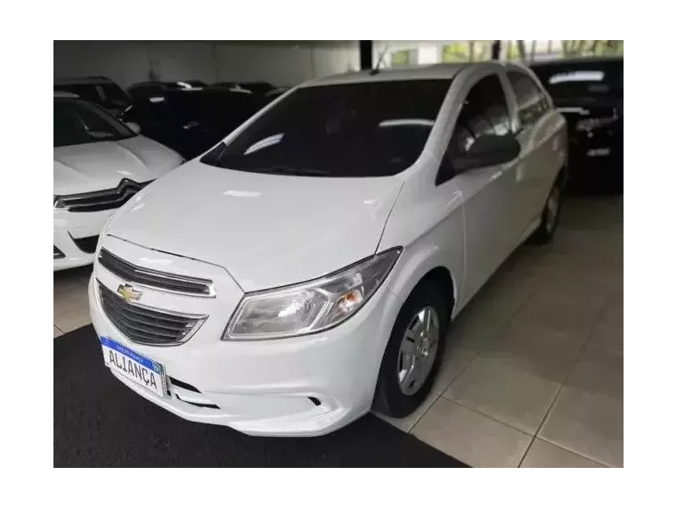 Chevrolet Onix Branco 3