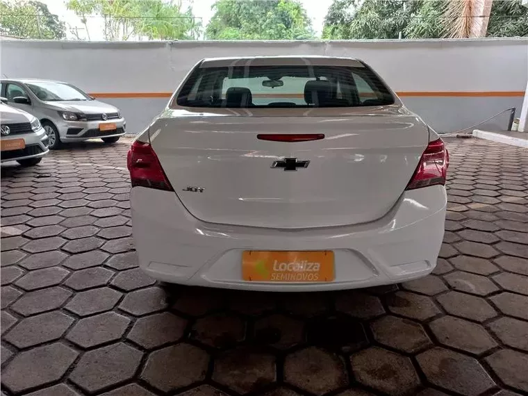 Chevrolet Onix Branco 6