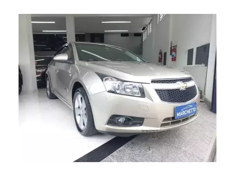 Chevrolet Cruze Bege 4