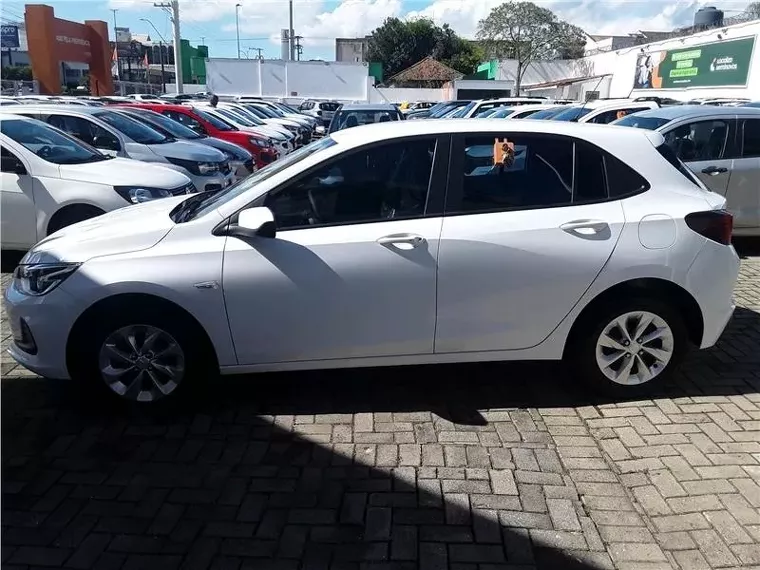 Chevrolet Onix Branco 7