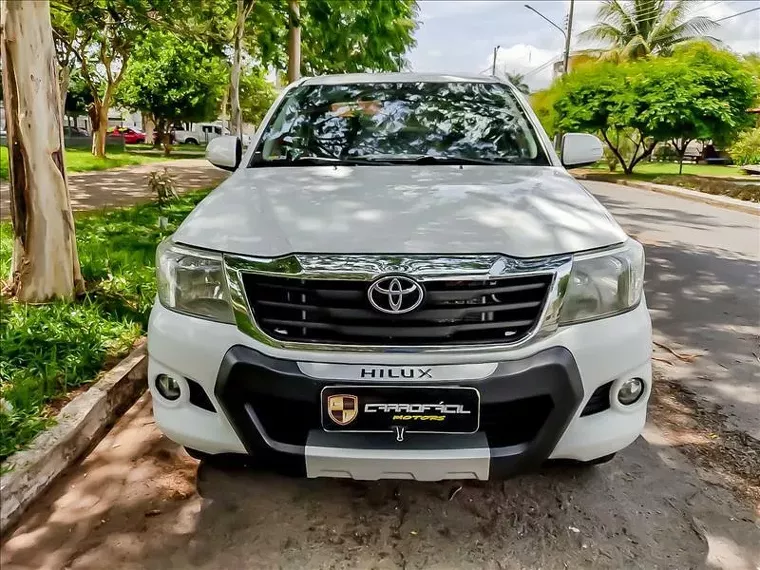 Toyota Hilux Branco 2