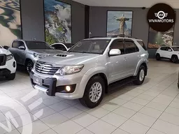 Toyota Hilux SW4