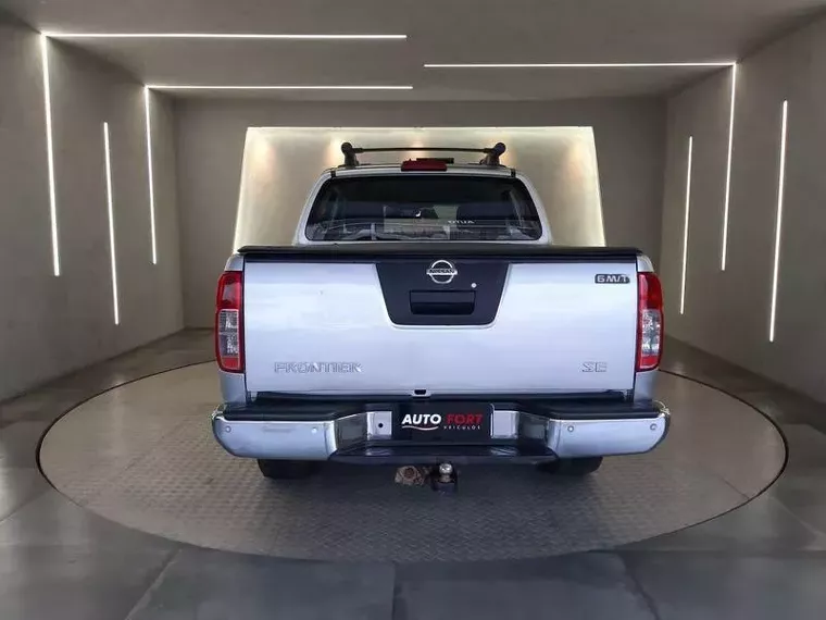 Nissan Frontier Prata 3