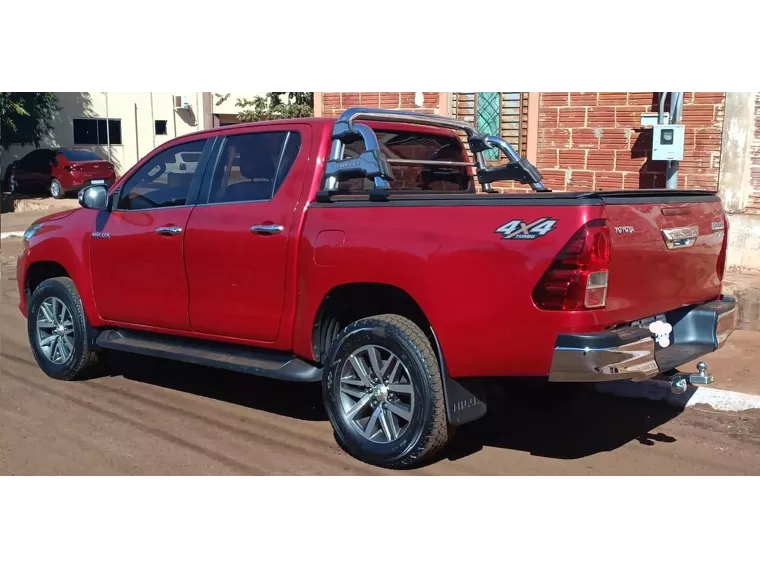 Toyota Hilux Vermelho 4