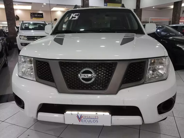 Nissan Frontier Branco 10