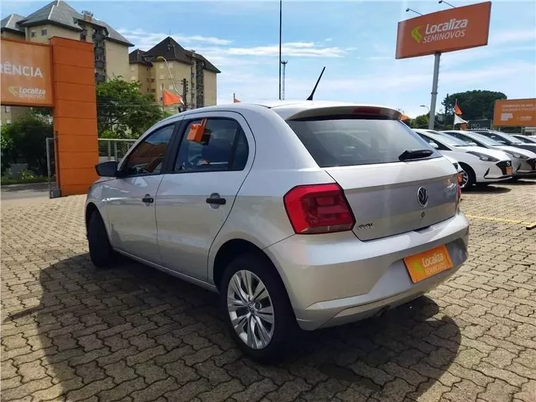 Volkswagen Gol Prata 3