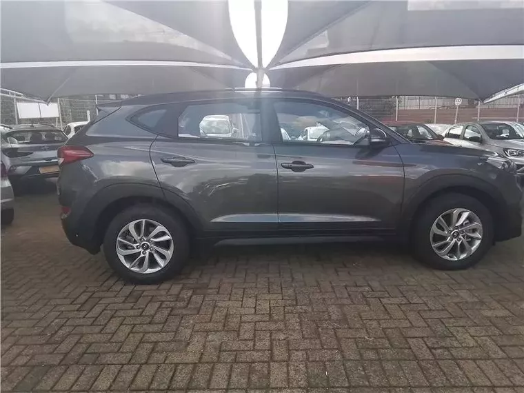 Hyundai Tucson Cinza 8