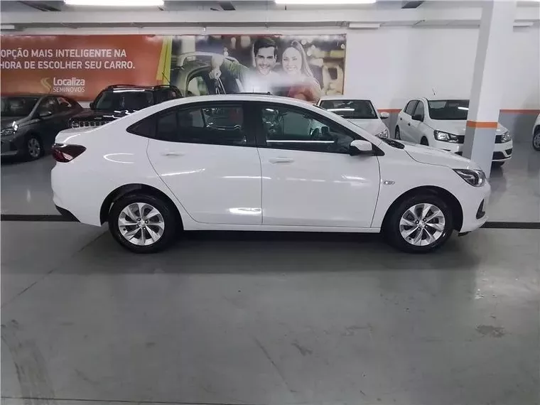 Chevrolet Onix Branco 8