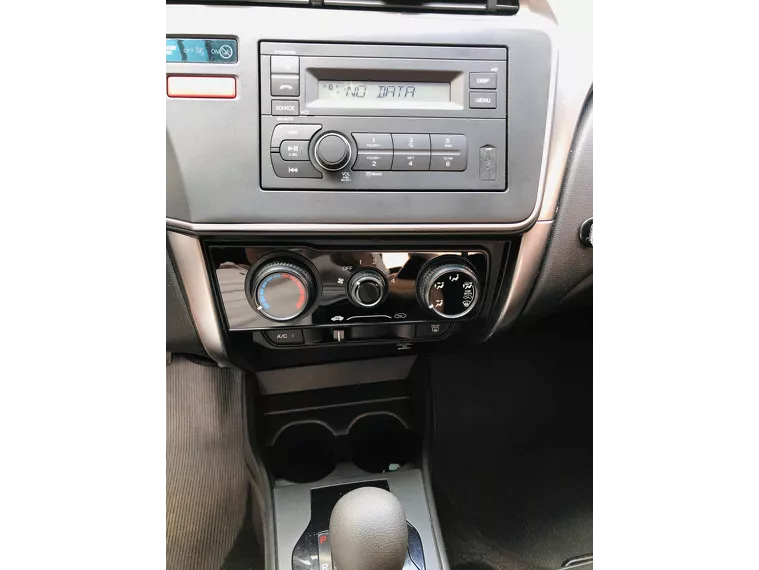 Honda City Branco 17