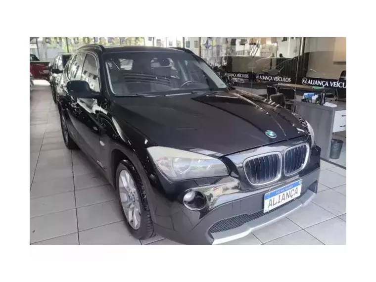 BMW X1 Preto 5