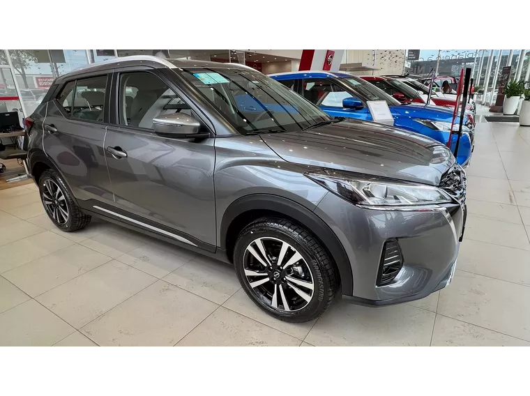 Nissan Kicks Cinza 3