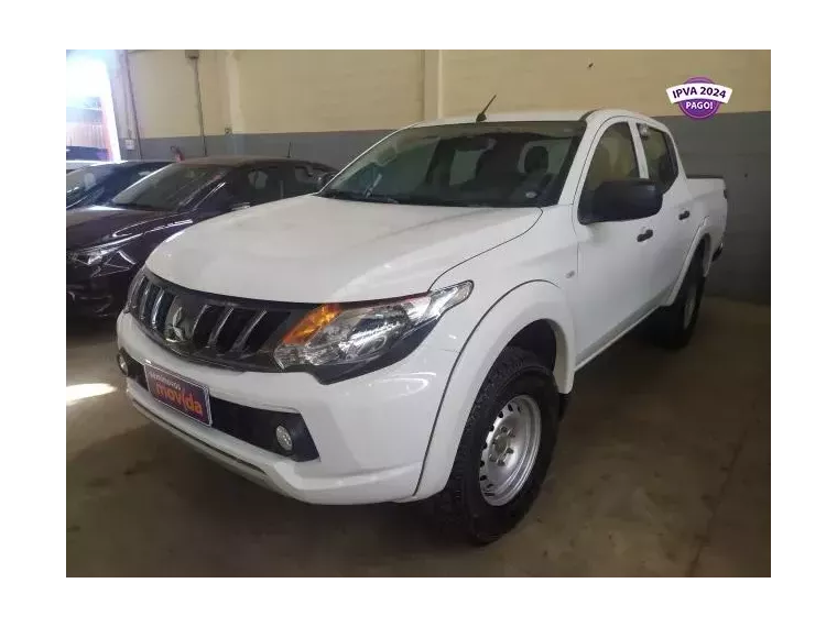 Mitsubishi L200 Branco 6