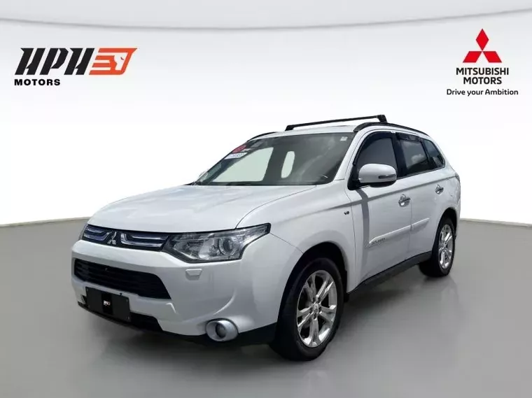 Mitsubishi Outlander Branco 3